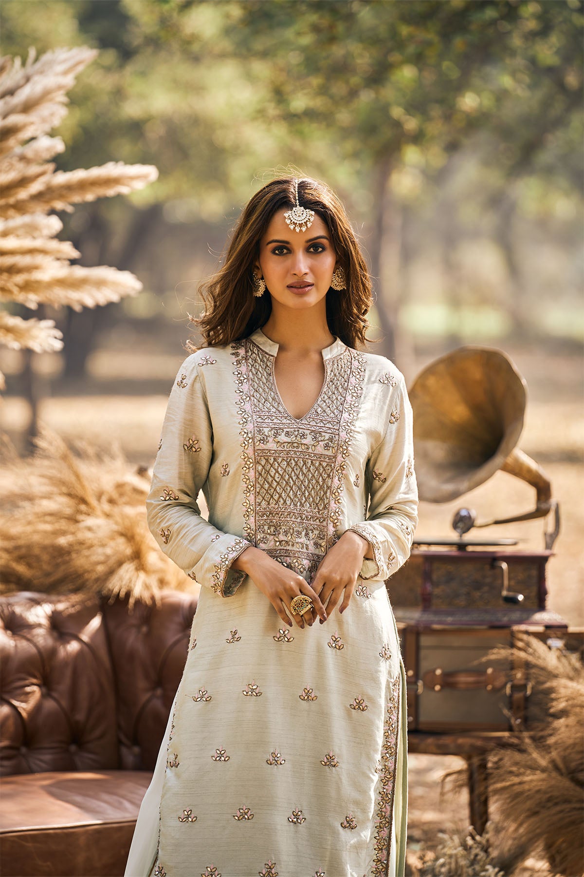 Mint green embroidered KURTA IN SILK AND SHARARA IN GEORGETTE IN DUPPATA